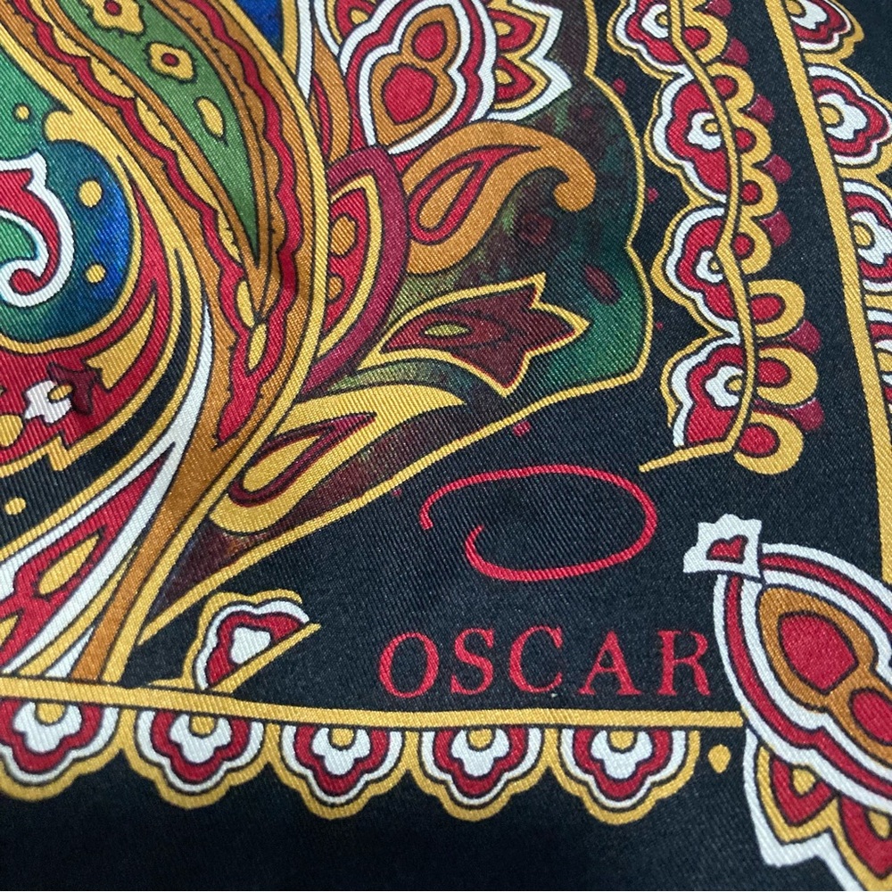OSCAR DE LA RENTA 100% SILK SCARF
